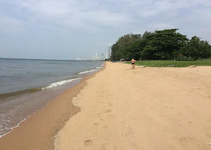 Baan Dhewaran Beachfront Villa